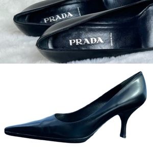 Prada Pointy Toe Leather Pump in Black
